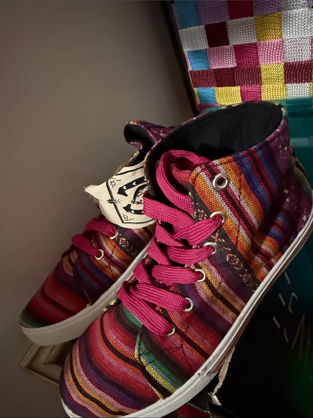 New L & B womens canvas shoes size 6